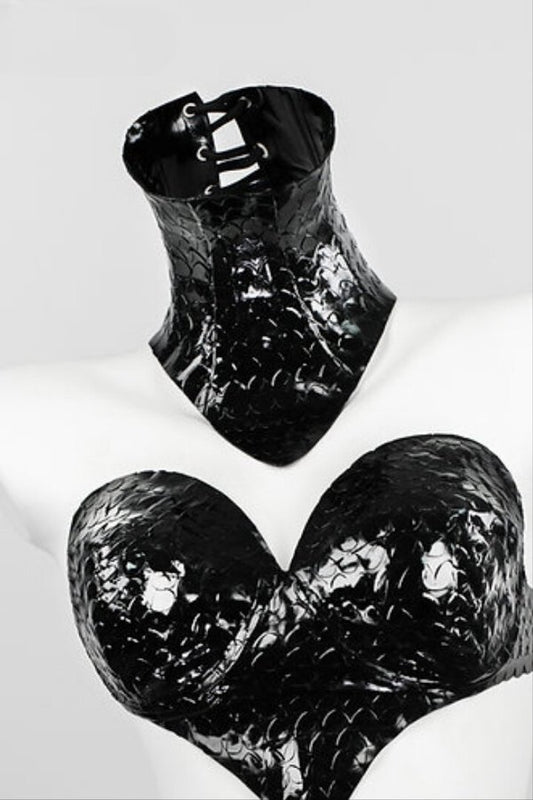 Schuppen-Halsband aus Latex