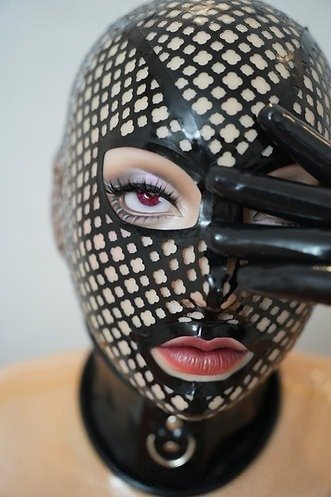 Mesh-Hohlhaube aus Latex