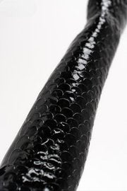 Lange Latexhandschuhe mit Schuppenmuster