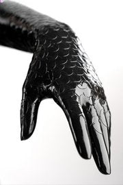 Lange Latexhandschuhe mit Schuppenmuster