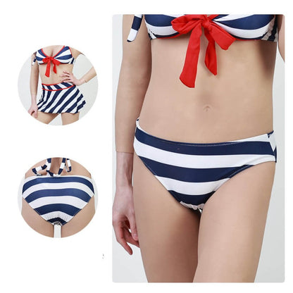 Dunkelblauer, gestreifter, geknoteter Neckholder-Bikini im maritimen Stil