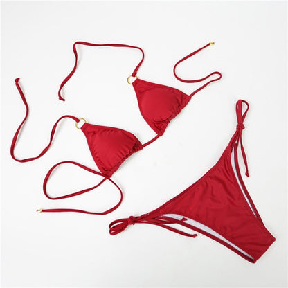 hoher roter Bikini