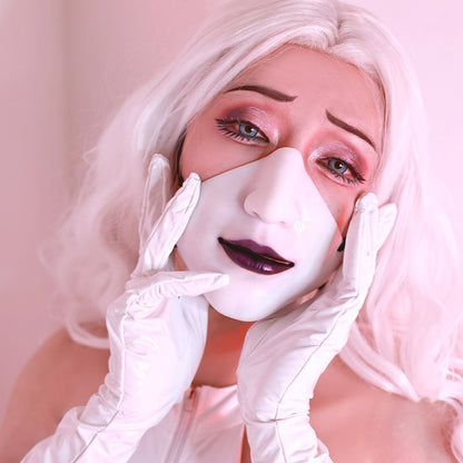 Neue weiße Silikon-Halbmaske mit geschlossenem Mundbereich