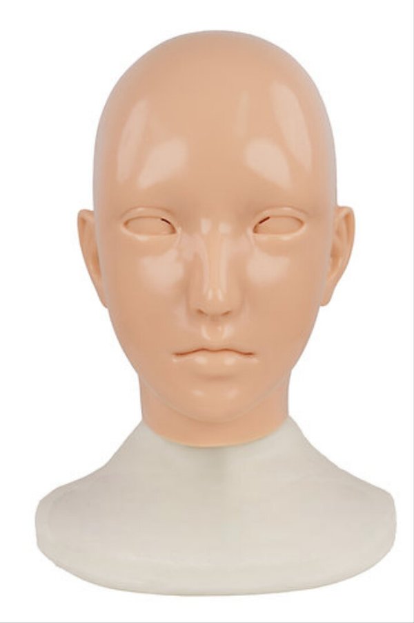 Q03R Ching-03 – Gummimaske „Puppe“