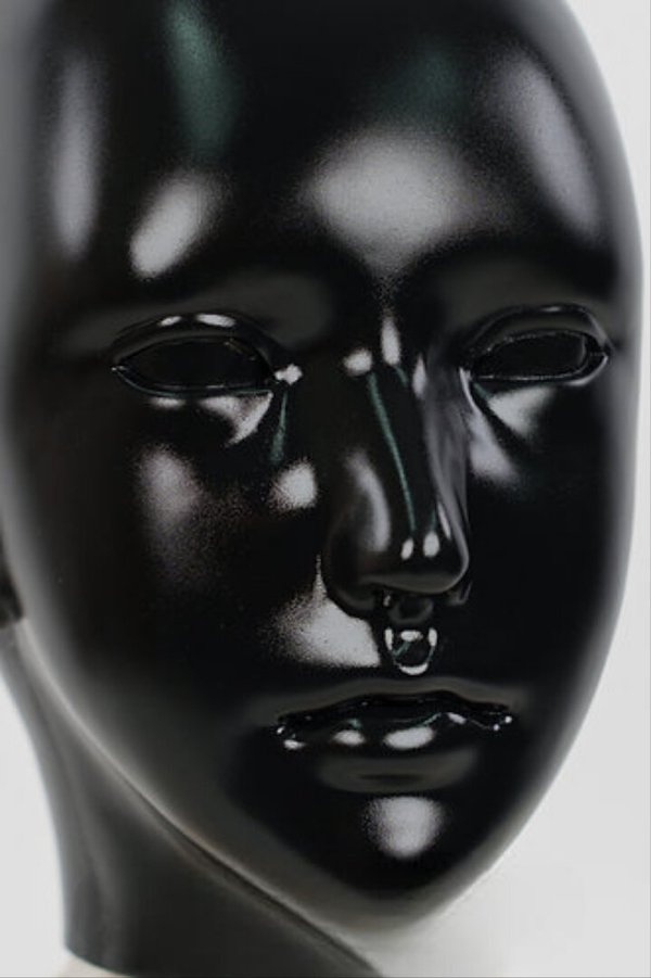 Q03R Ching-03 – Gummimaske „Puppe“